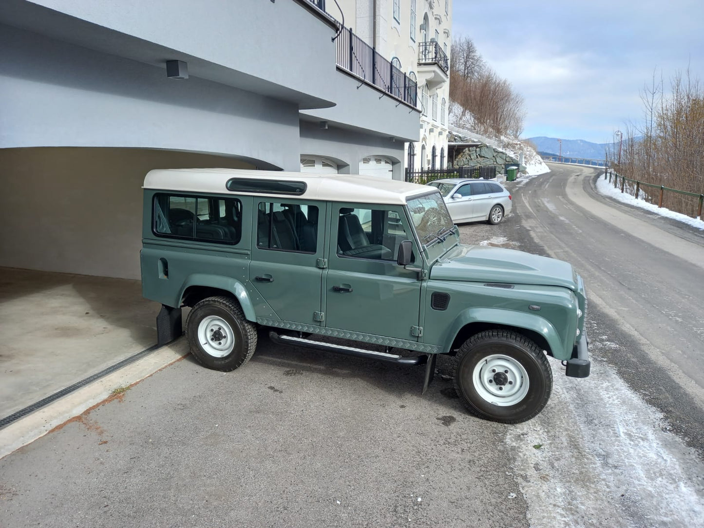 Zeitloses Fahren - LAND ROVER DEFENDER 110Td SW