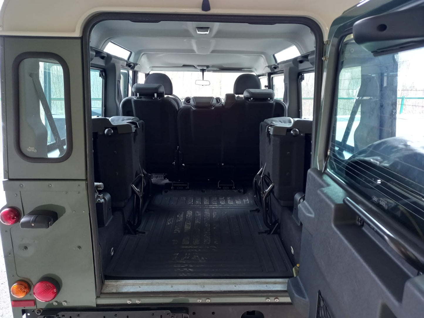 Zeitloses Fahren - LAND ROVER DEFENDER 110Td SW