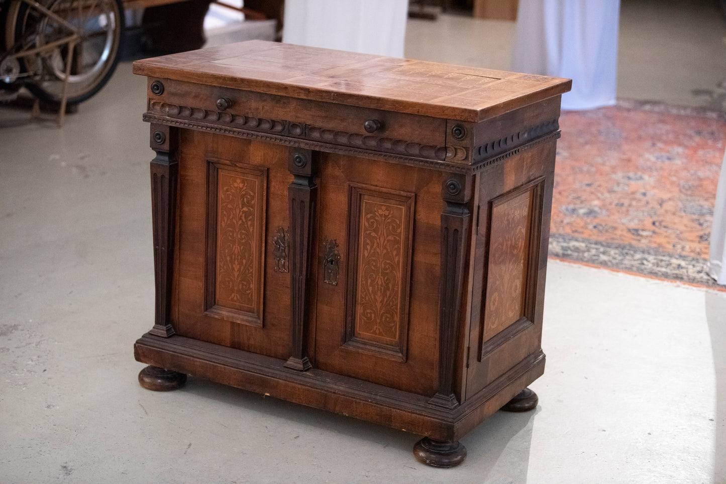 Zeitlos schöne - KOMMODE /dresser - ggf. Renaissance