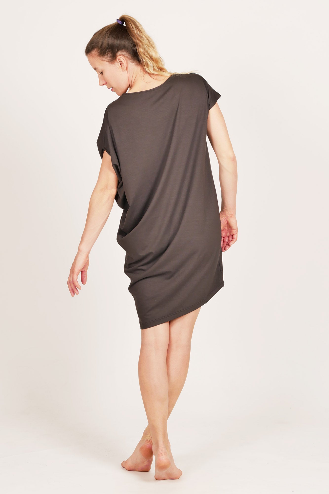 DesignAINWR Damen Kleid BELLA I von Ainwear aus Graz