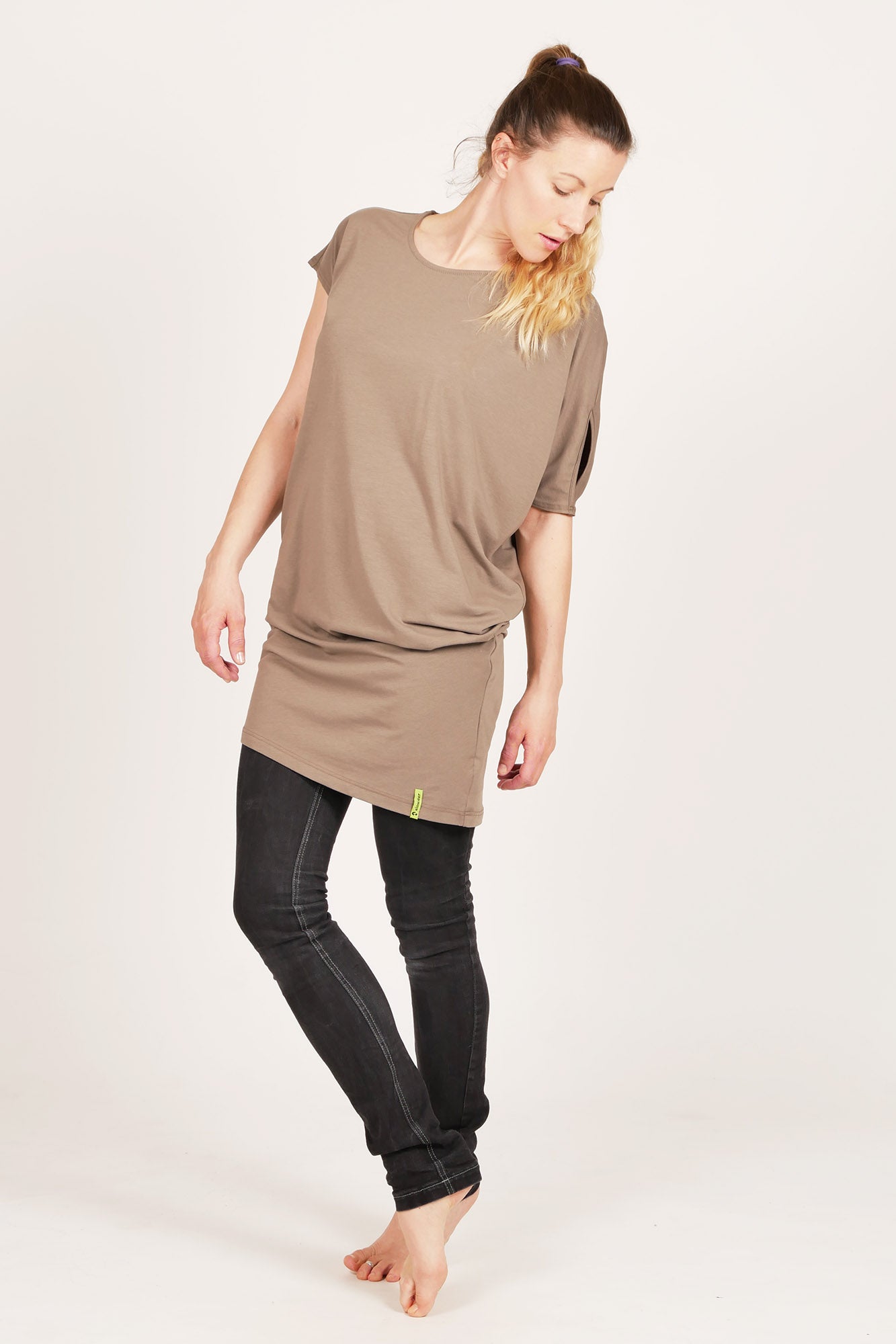 DesignAINWR Shirt UUBA von Ainwear aus Graz