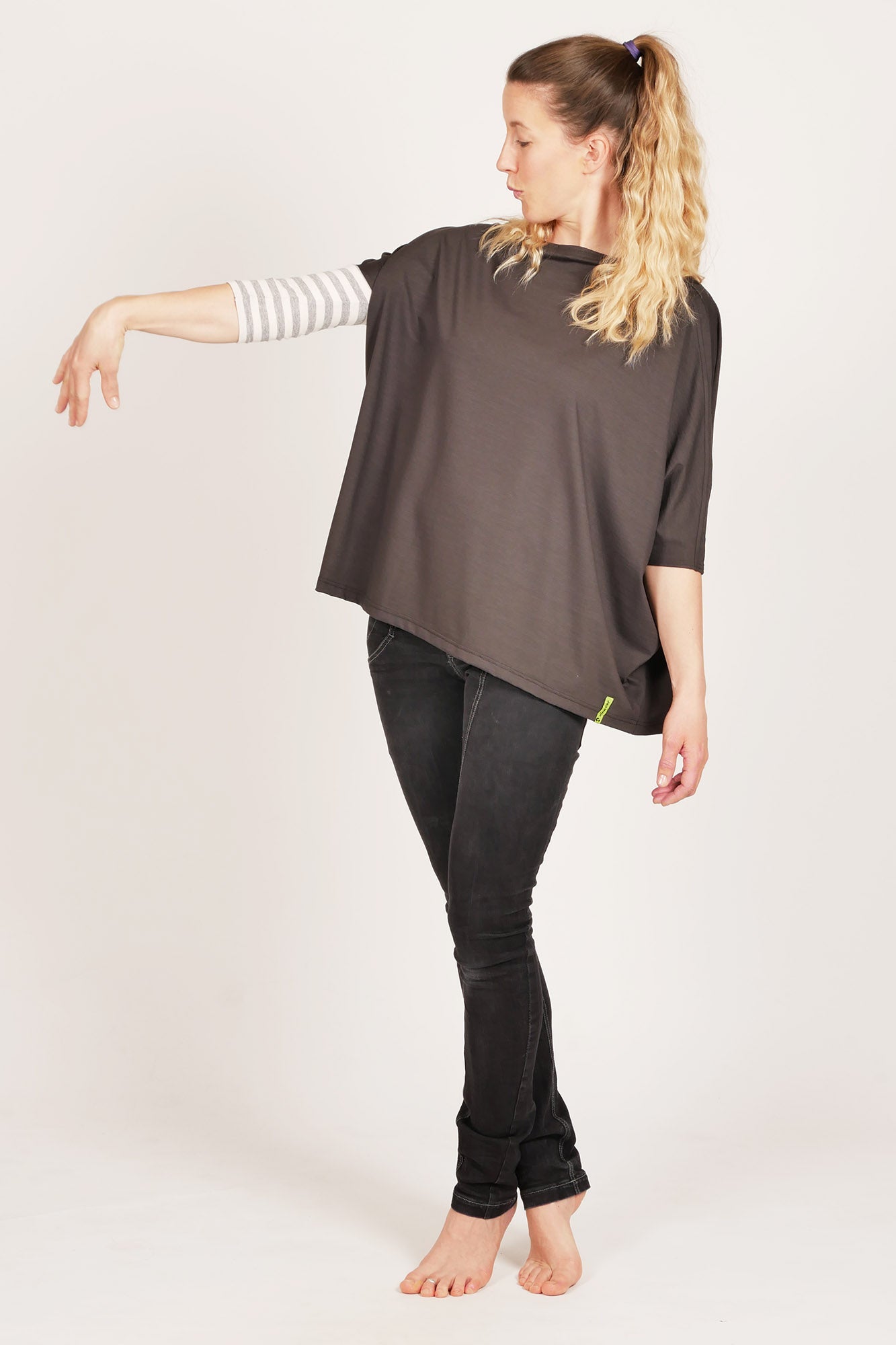 DesignAINWR Shirt UUBA von Ainwear aus Graz