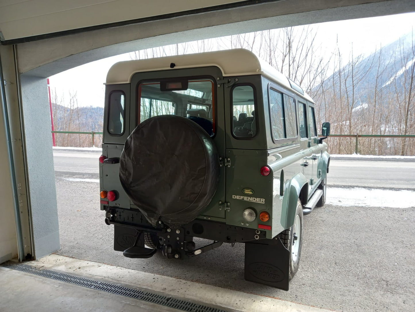 Timeless driving - LAND ROVER DEFENDER 110Td SW