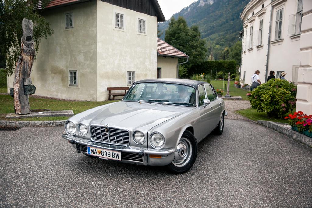 Zeitloses Fahren - JAGUAR XJ12 5.3 von 1977