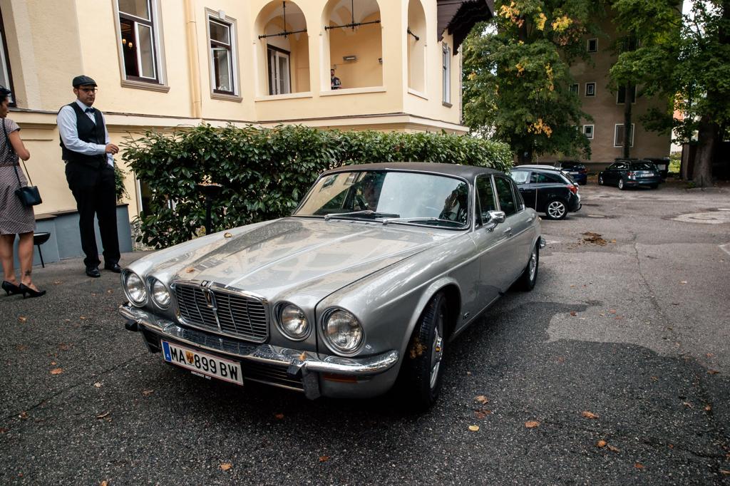 Zeitloses Fahren - JAGUAR XJ12 5.3 von 1977